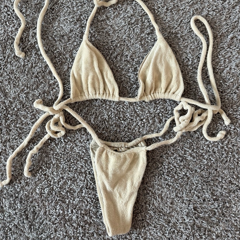 frankie’s bikini